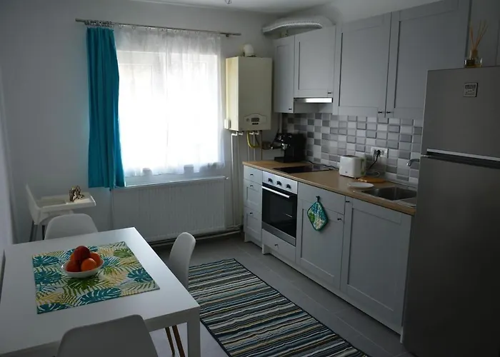 Cosy At 100 M From Iulius Town * Timisoara