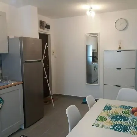 Apartamento Cosy At 100 M From Iulius Town Timişoara