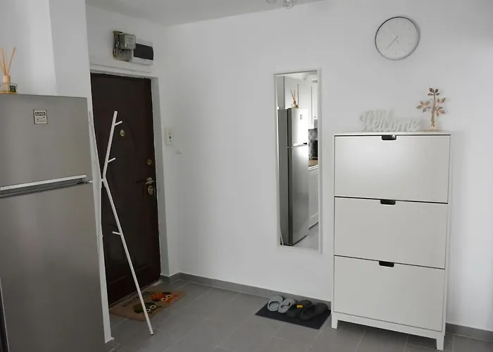 Cosy At 100 M From Iulius Town Timişoara